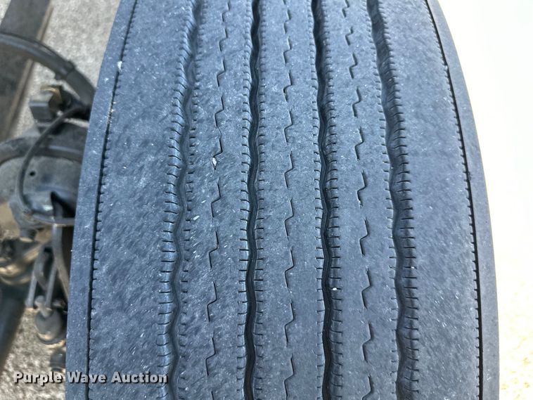 image for item NT9340 2018 International  LT semi truck