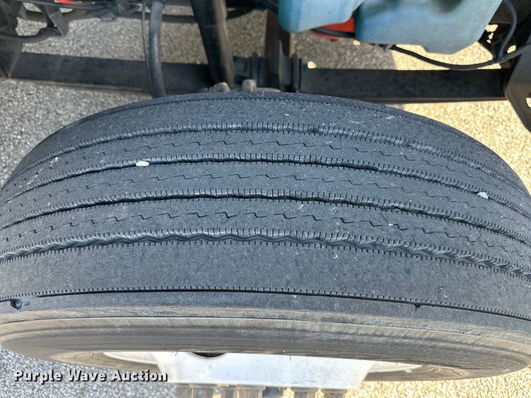 image for item NT9340 2018 International  LT semi truck