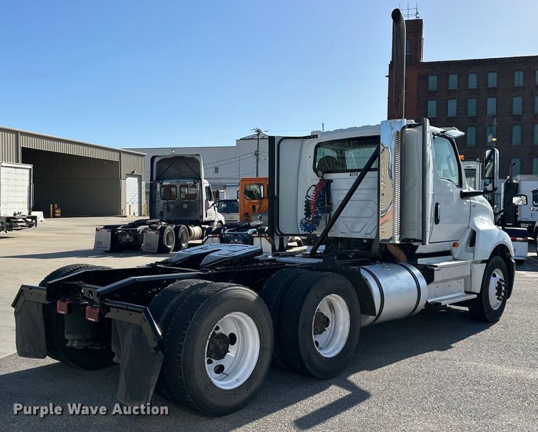 image for item NT9341 2018 International  semi truck