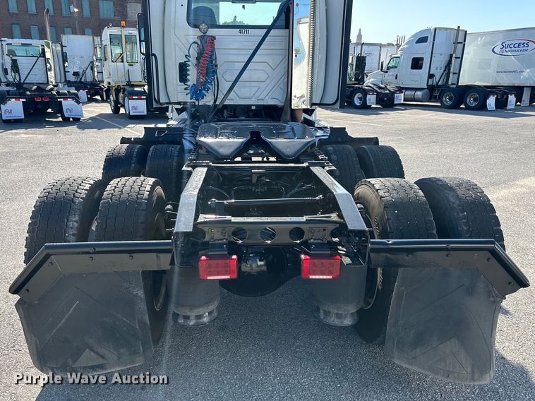 image for item NT9341 2018 International  semi truck