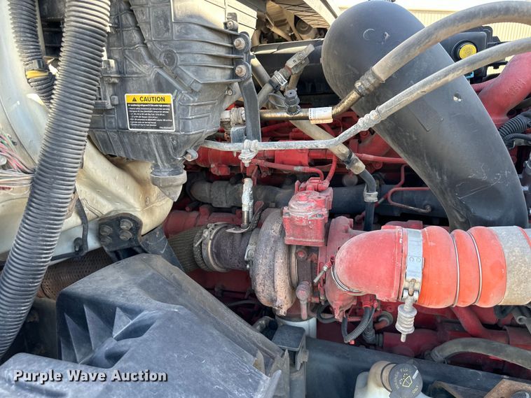 image for item NT9341 2018 International  semi truck