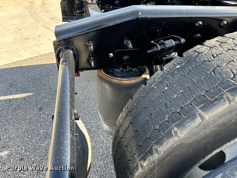 image for item NT9341 2018 International  semi truck