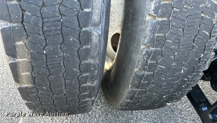 image for item NT9341 2018 International  semi truck