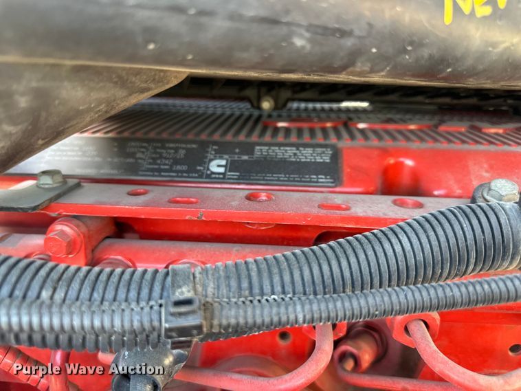 image for item NT9342 2018 International  LT semi truck