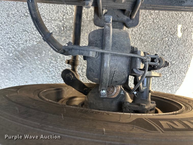 image for item NT9342 2018 International  LT semi truck