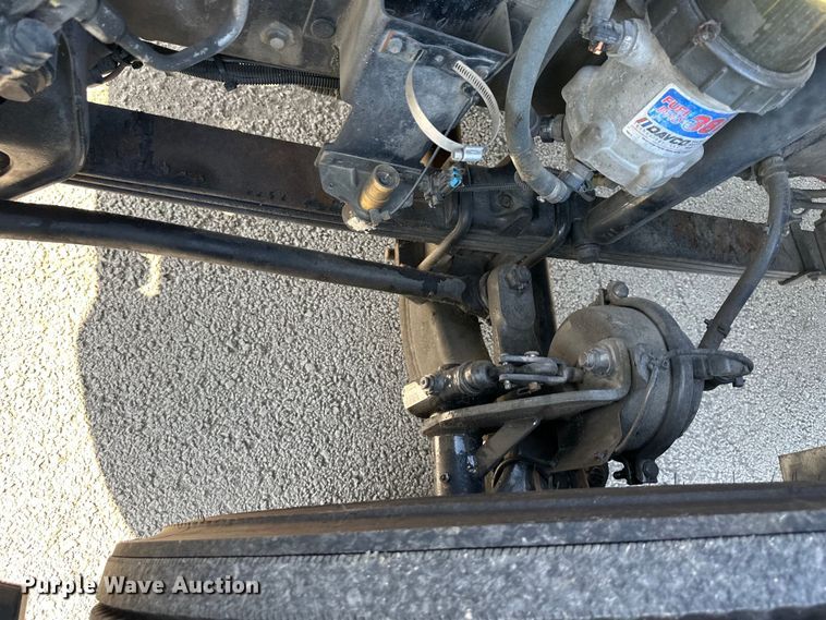 image for item NT9342 2018 International  LT semi truck