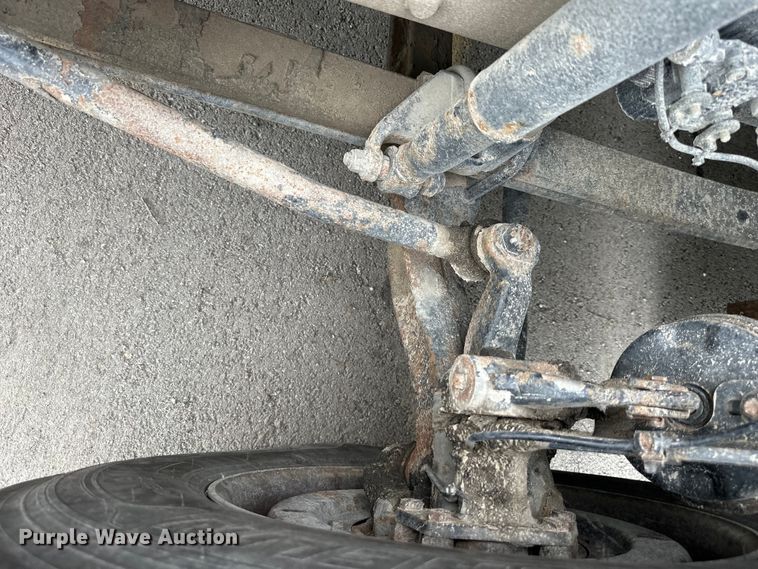 image for item NT9368 2015 Mack Pinnal semi truck