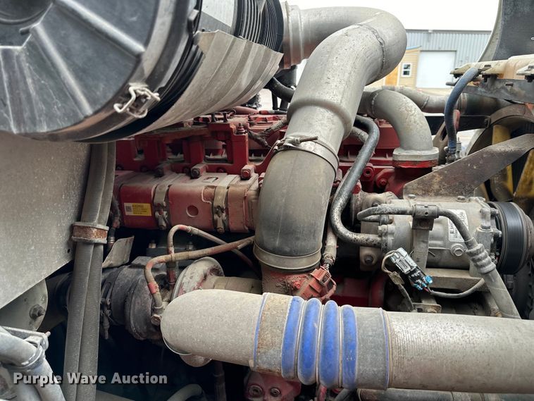 image for item NT9368 2015 Mack Pinnal semi truck