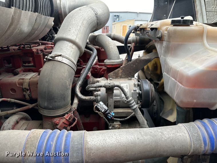 image for item NT9368 2015 Mack Pinnal semi truck