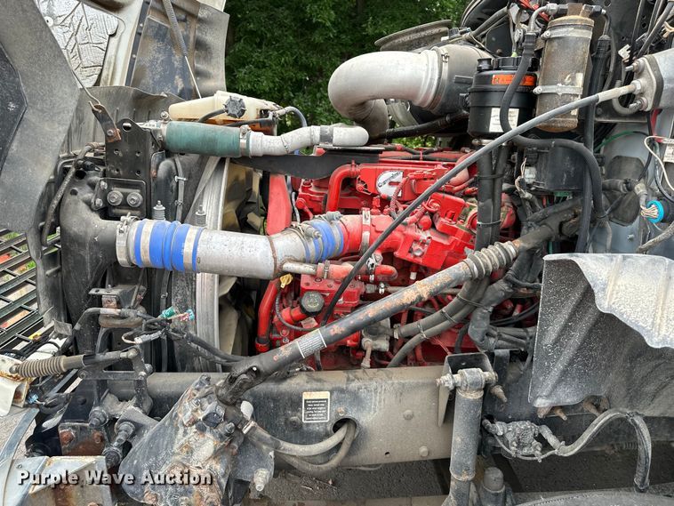 image for item NT9368 2015 Mack Pinnal semi truck