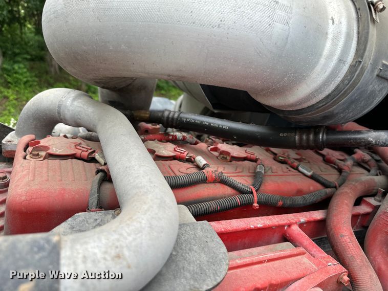 image for item NT9368 2015 Mack Pinnal semi truck