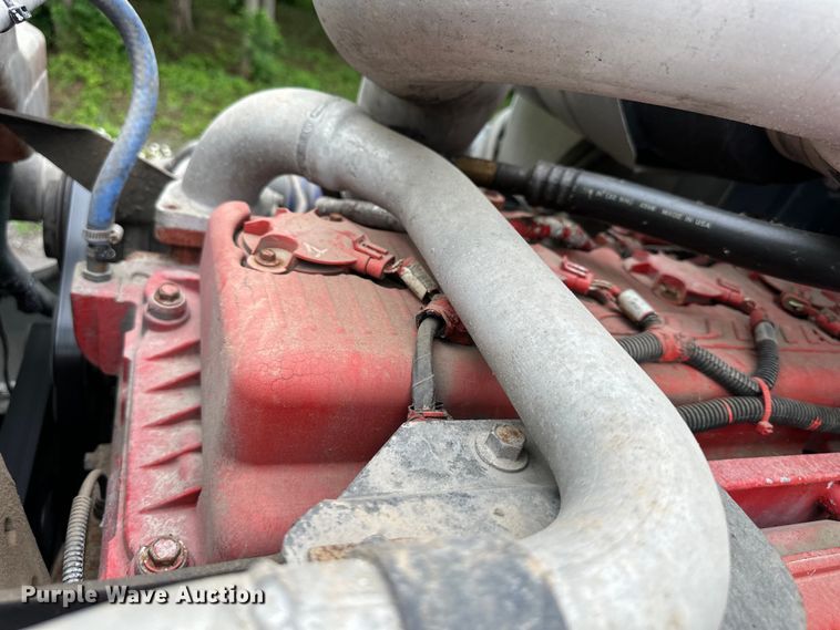 image for item NT9368 2015 Mack Pinnal semi truck