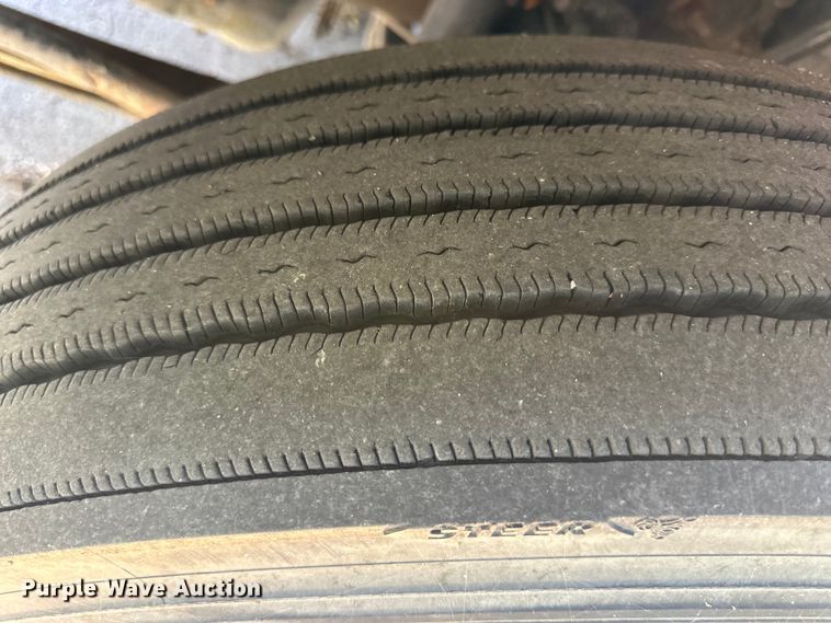 image for item NT9368 2015 Mack Pinnal semi truck