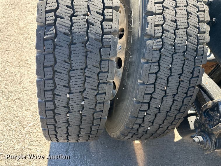 image for item NT9368 2015 Mack Pinnal semi truck