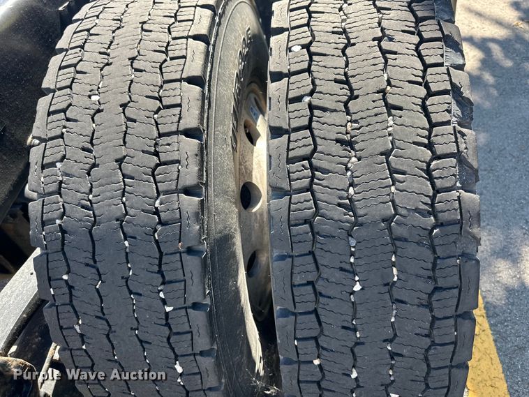 image for item NT9368 2015 Mack Pinnal semi truck