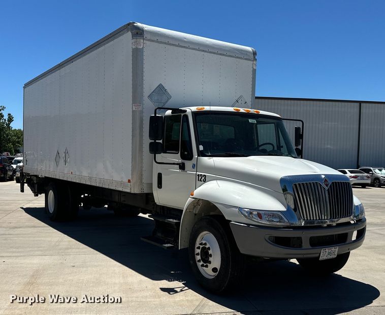 image for item NT9383 2018 International 4300  box truck