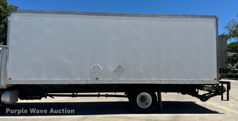 image for item NT9383 2018 International 4300  box truck
