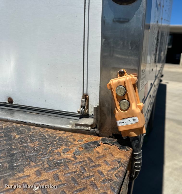 image for item NT9383 2018 International 4300  box truck