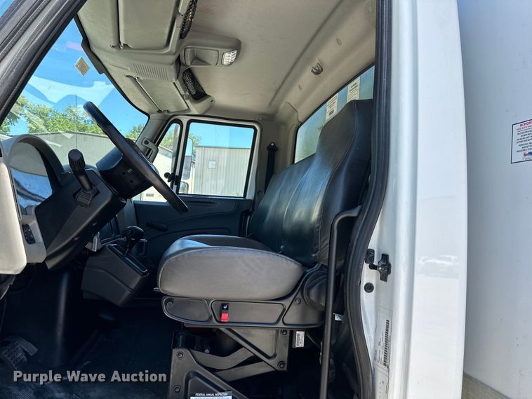 image for item NT9383 2018 International 4300  box truck