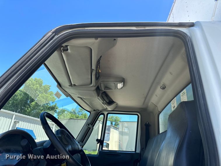 image for item NT9383 2018 International 4300  box truck