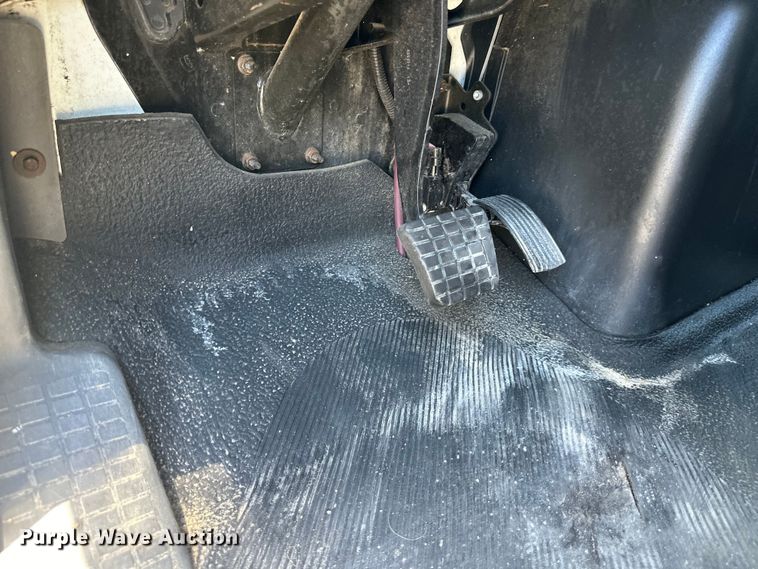 image for item NT9383 2018 International 4300  box truck