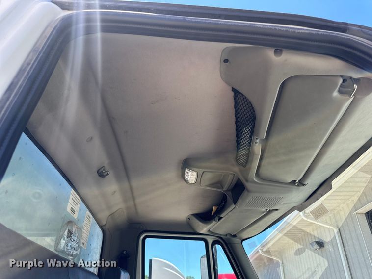 image for item NT9383 2018 International 4300  box truck