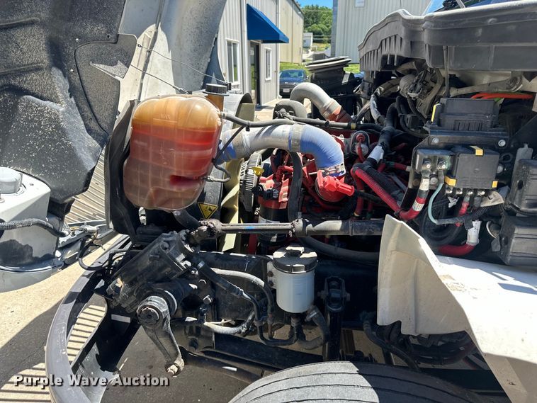 image for item NT9383 2018 International 4300  box truck