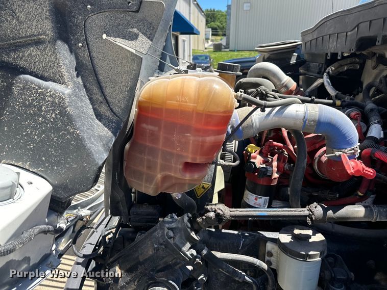 image for item NT9383 2018 International 4300  box truck