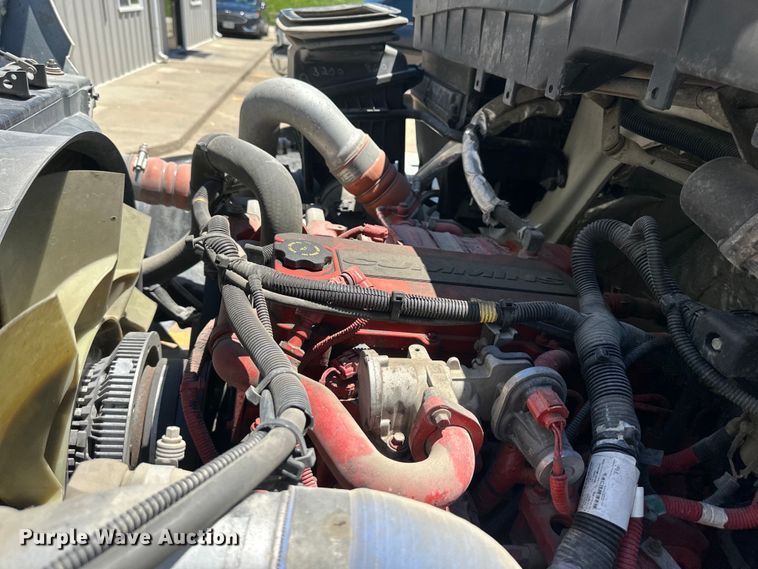 image for item NT9383 2018 International 4300  box truck