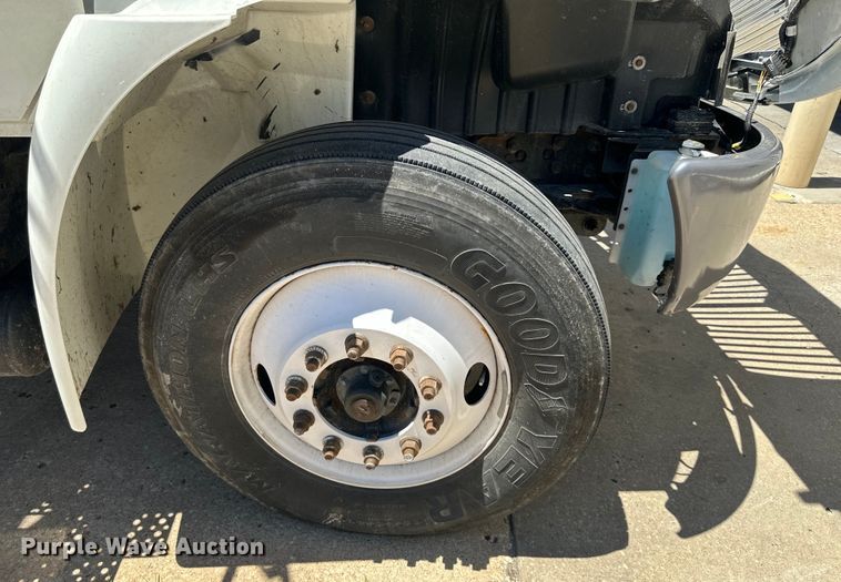 image for item NT9383 2018 International 4300  box truck