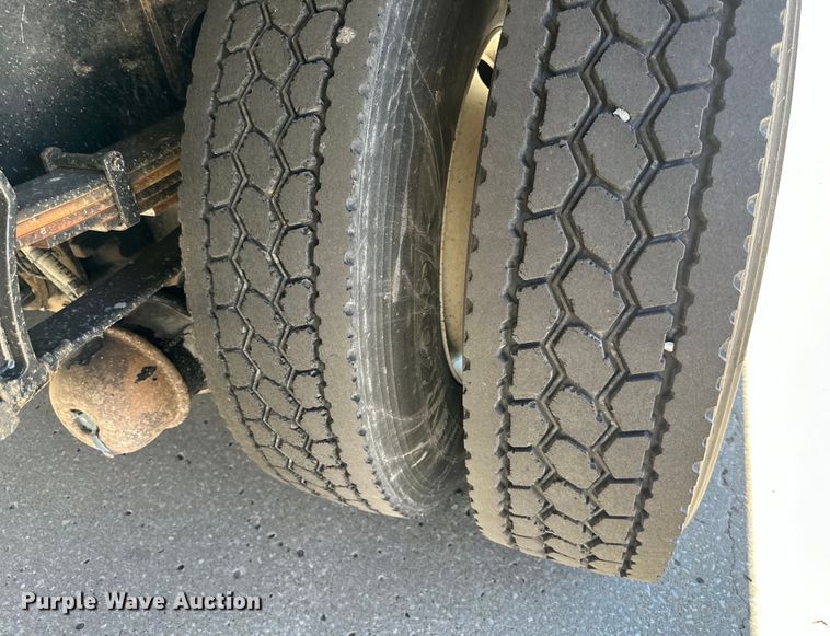 image for item NT9383 2018 International 4300  box truck