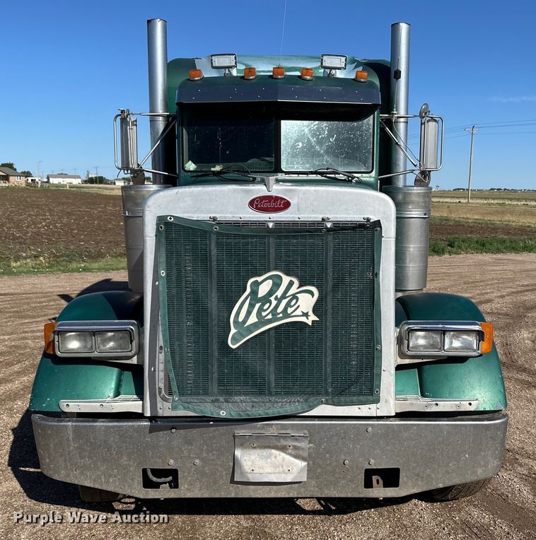 image for item NY9299 2004 Peterbilt 379 semi truck