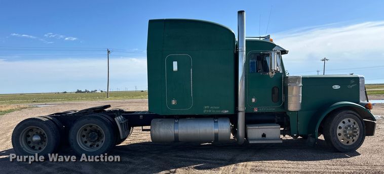 image for item NY9299 2004 Peterbilt 379 semi truck