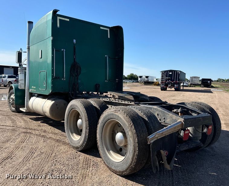 image for item NY9299 2004 Peterbilt 379 semi truck
