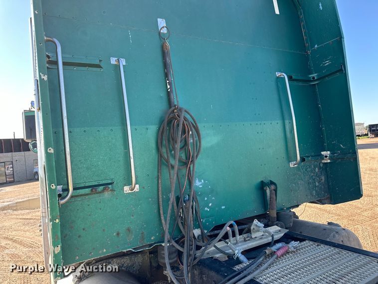 image for item NY9299 2004 Peterbilt 379 semi truck