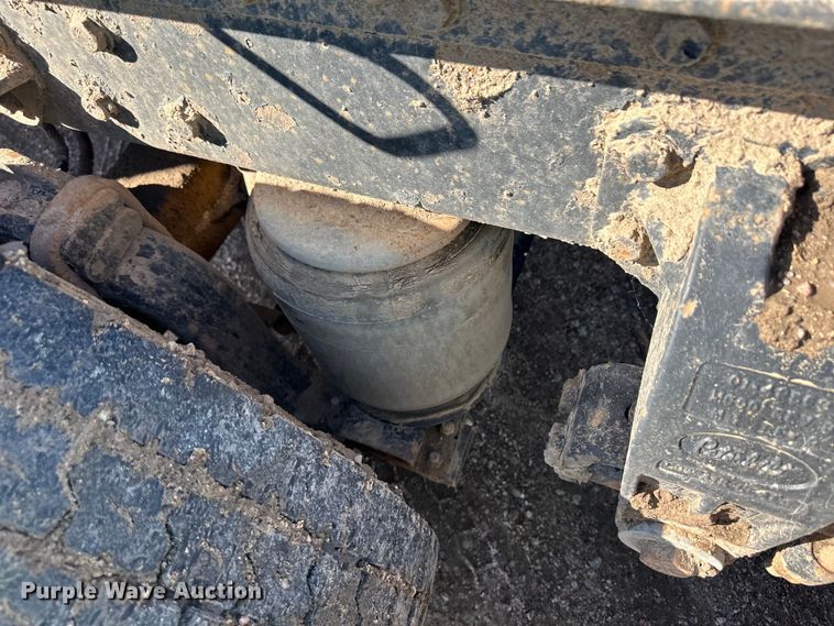 image for item NY9299 2004 Peterbilt 379 semi truck