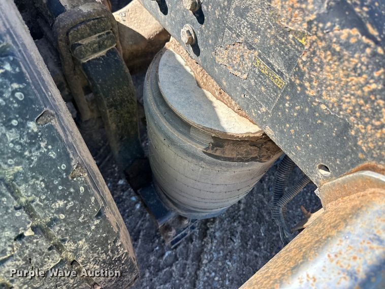 image for item NY9299 2004 Peterbilt 379 semi truck