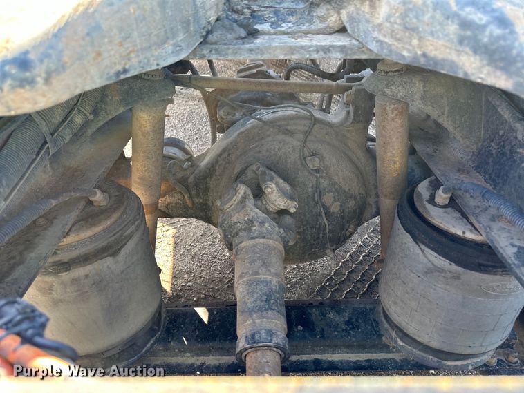 image for item NY9299 2004 Peterbilt 379 semi truck