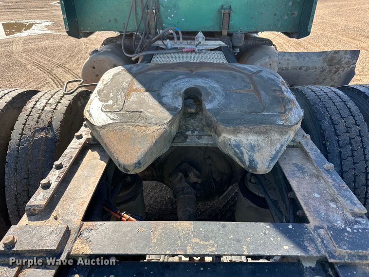 image for item NY9299 2004 Peterbilt 379 semi truck