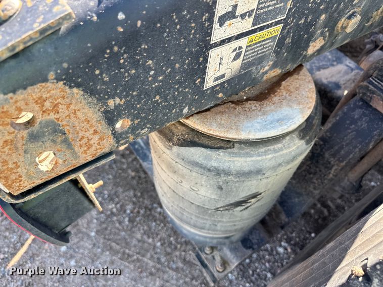 image for item NY9299 2004 Peterbilt 379 semi truck