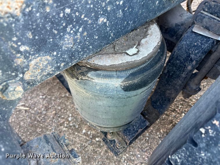 image for item NY9299 2004 Peterbilt 379 semi truck