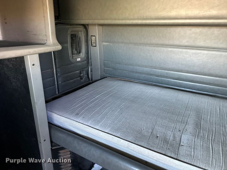 image for item NY9299 2004 Peterbilt 379 semi truck