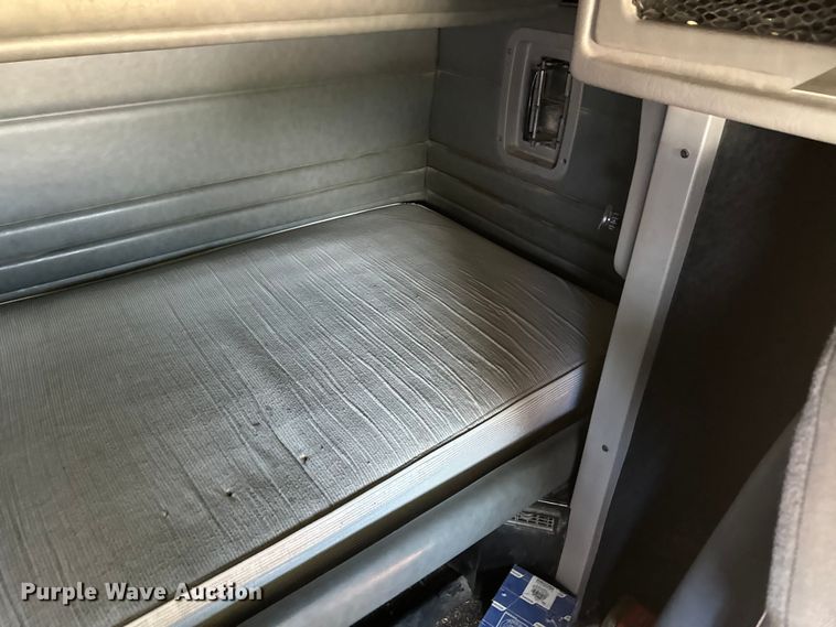 image for item NY9299 2004 Peterbilt 379 semi truck