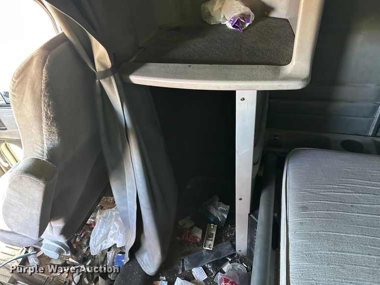 image for item NY9299 2004 Peterbilt 379 semi truck