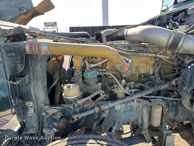 image for item NY9299 2004 Peterbilt 379 semi truck