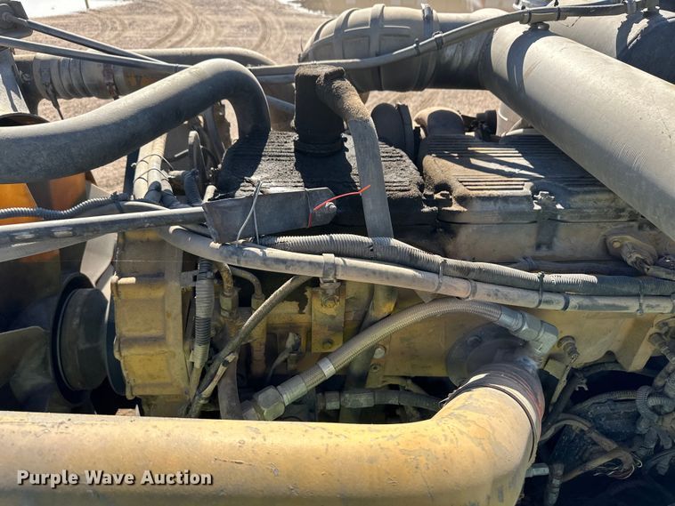 image for item NY9299 2004 Peterbilt 379 semi truck