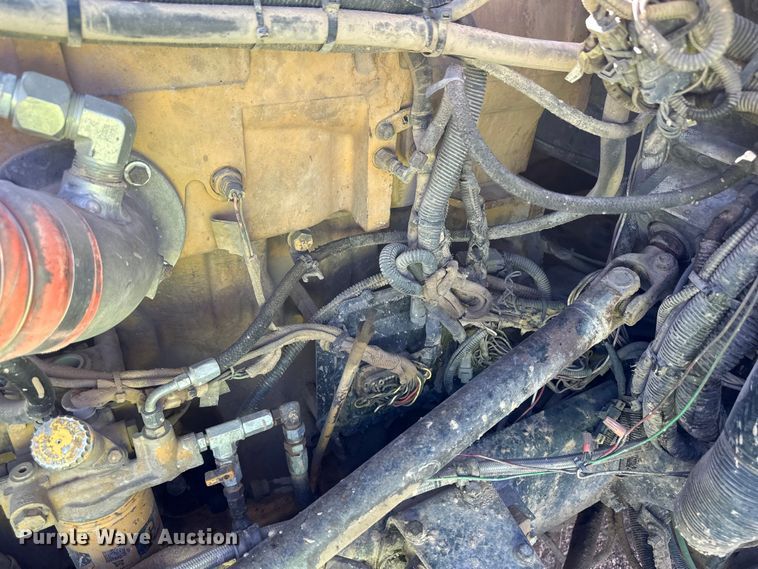 image for item NY9299 2004 Peterbilt 379 semi truck