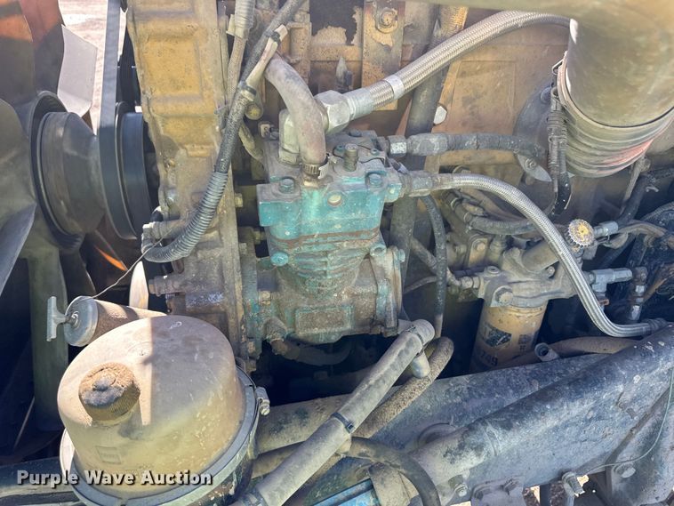 image for item NY9299 2004 Peterbilt 379 semi truck