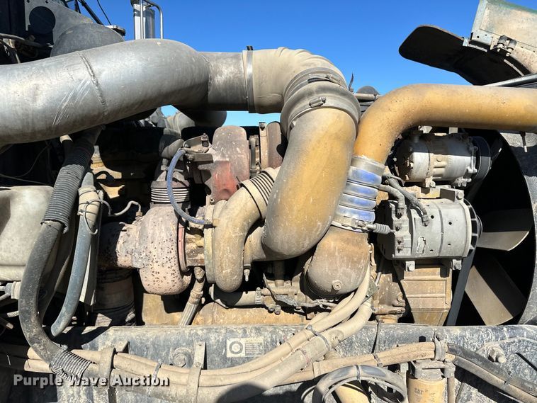 image for item NY9299 2004 Peterbilt 379 semi truck