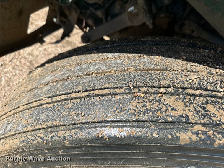 image for item NY9299 2004 Peterbilt 379 semi truck